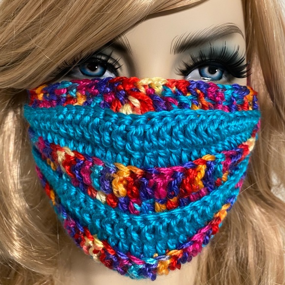 Hand-knitted Face Mask - Picture 11 of 11